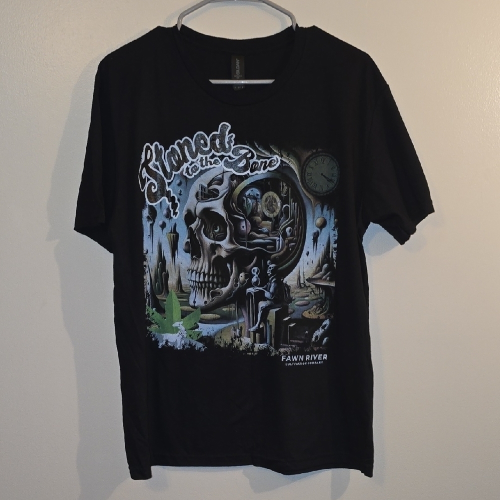 Gildan Black Fawn River STONED TO THE BONE Tee with Skull Design NWOT LOT-A